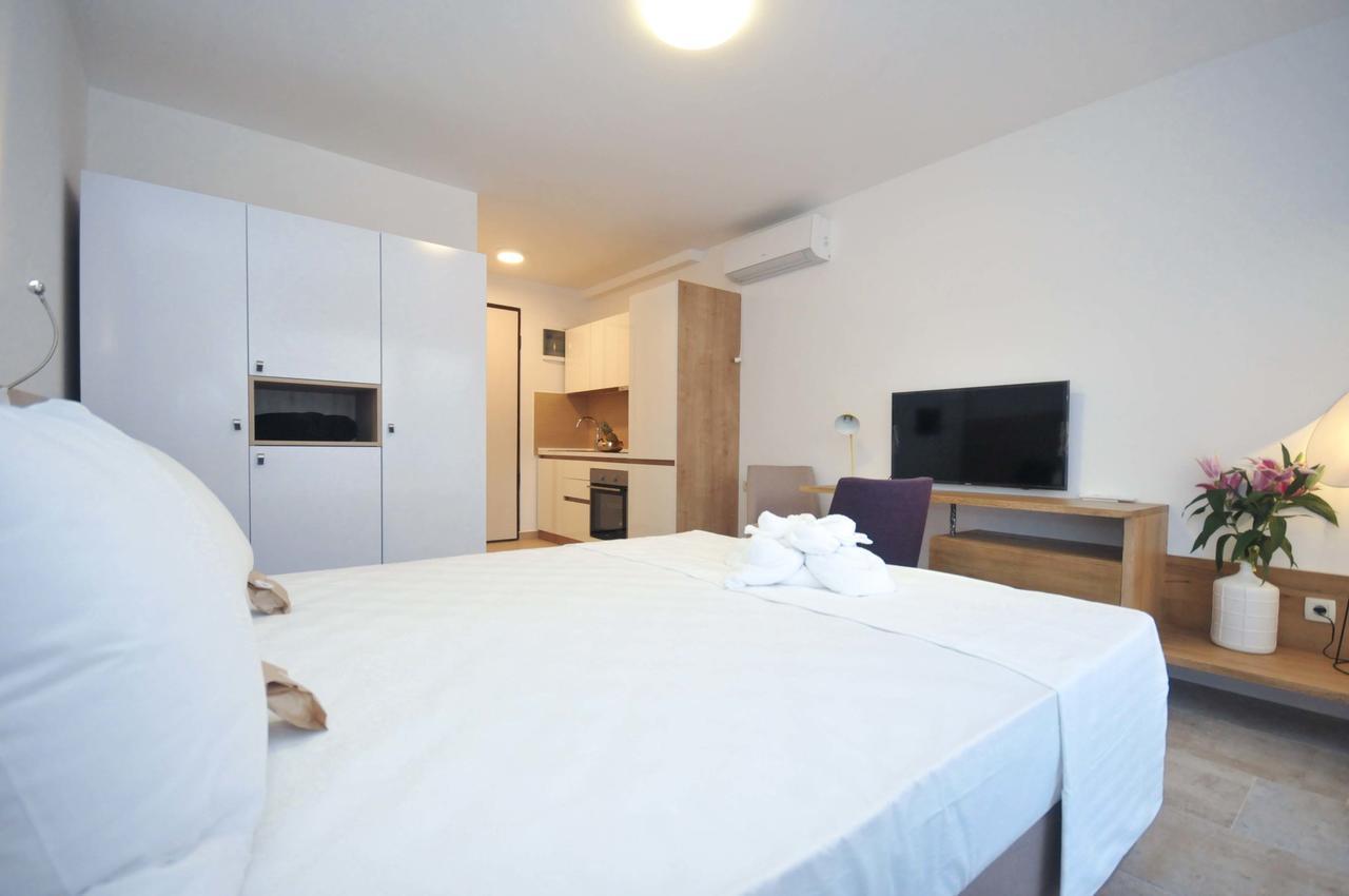 Corso Levante Luxury Suites Petrovac エクステリア 写真